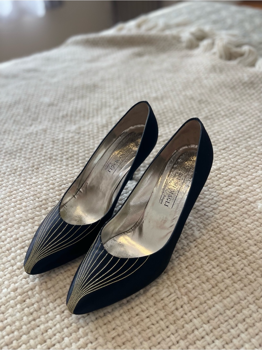 Vintage Bruno Magli Black & Gold Pointed Toe Pumps | Made in Italy | Size 10